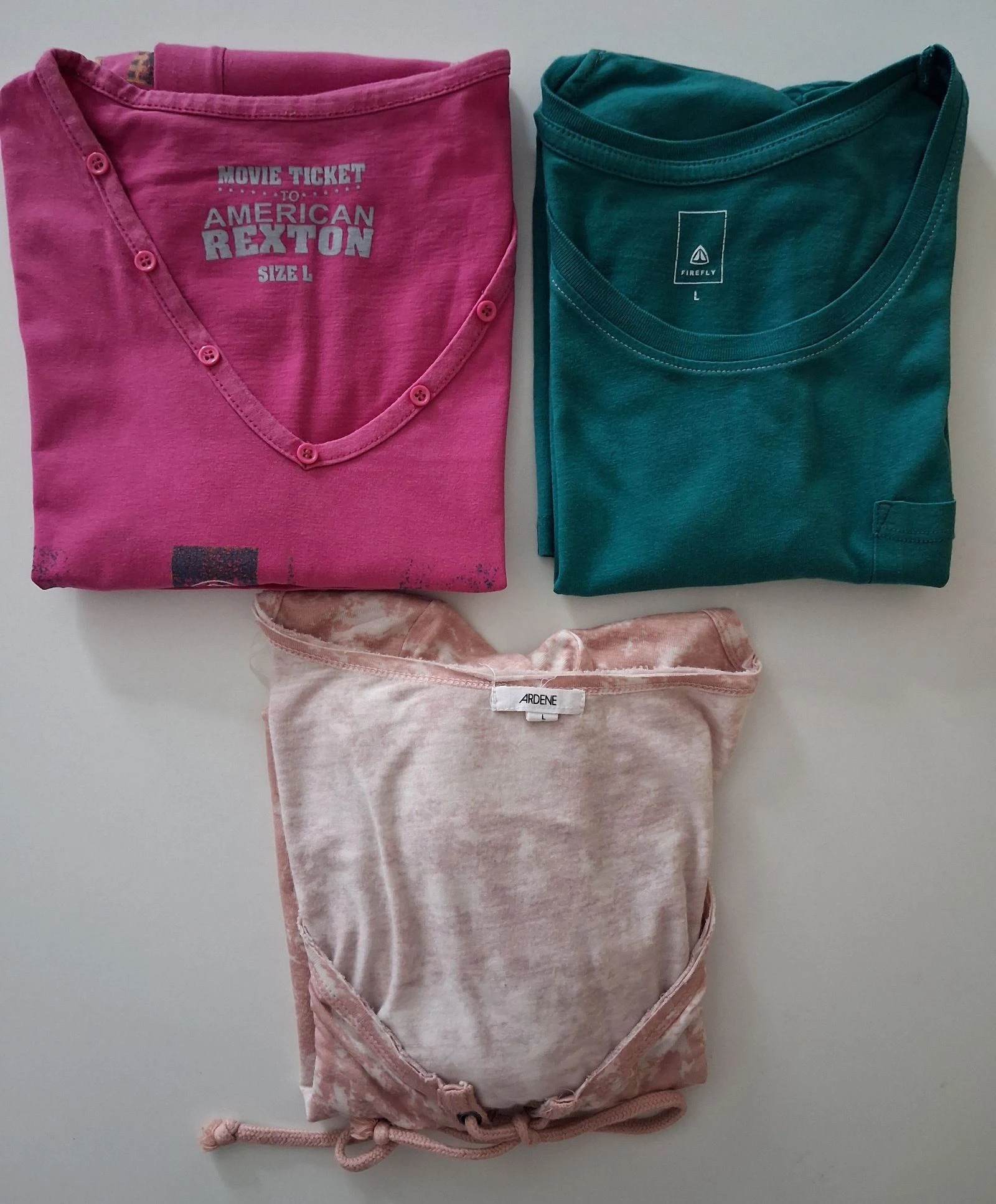 Lot de 3 tee-shirts différents en taille L